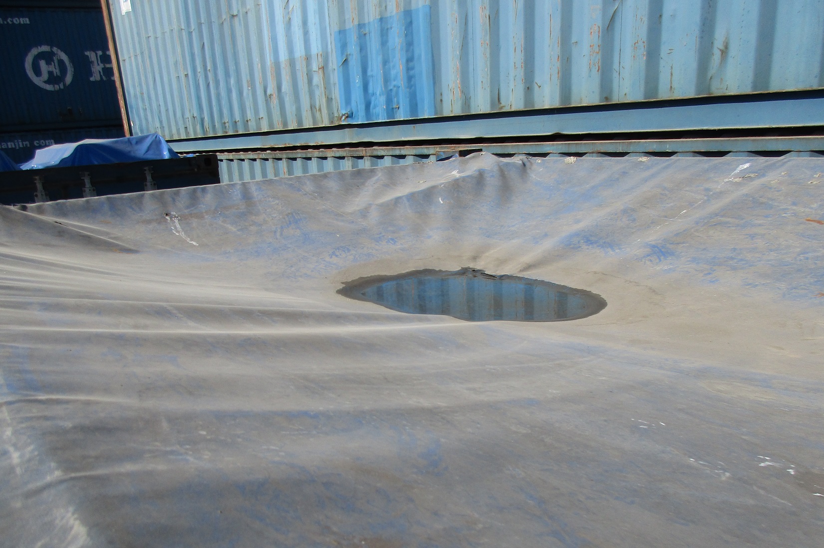 marine-surveyor-spain-container-damage-float-glass