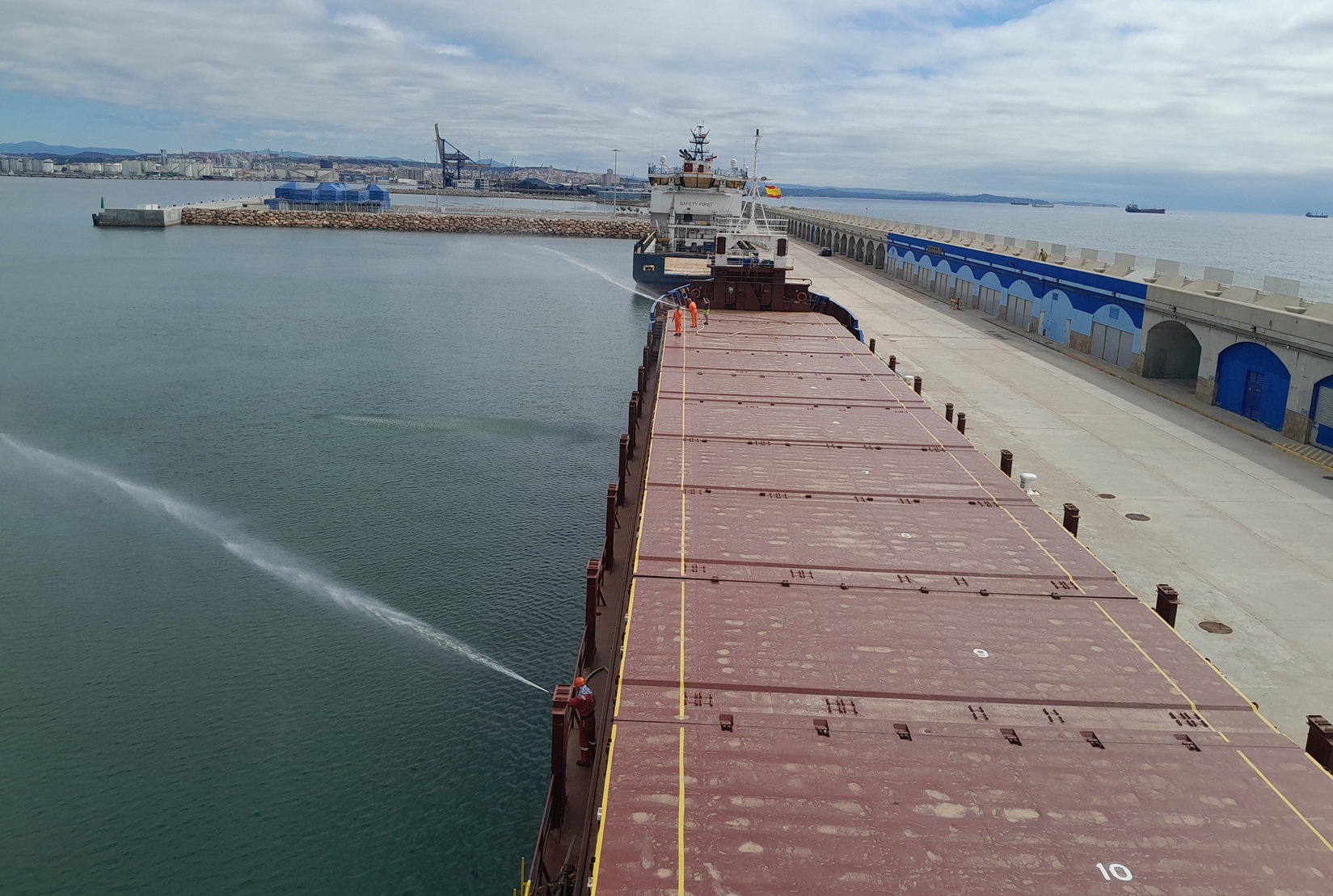 Emergency fire pump pressure testing performed during onboard P&I condition survey