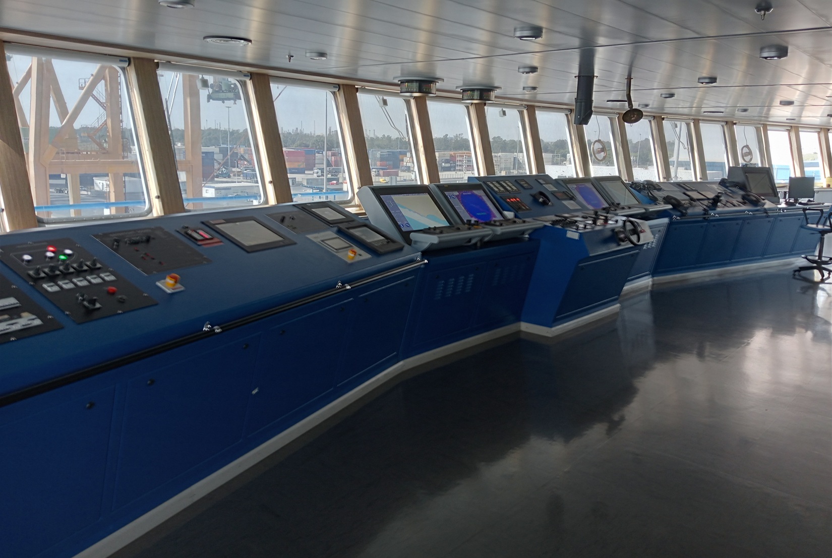 Navigation bridge operational condition inspected during onboard P&I condition survey