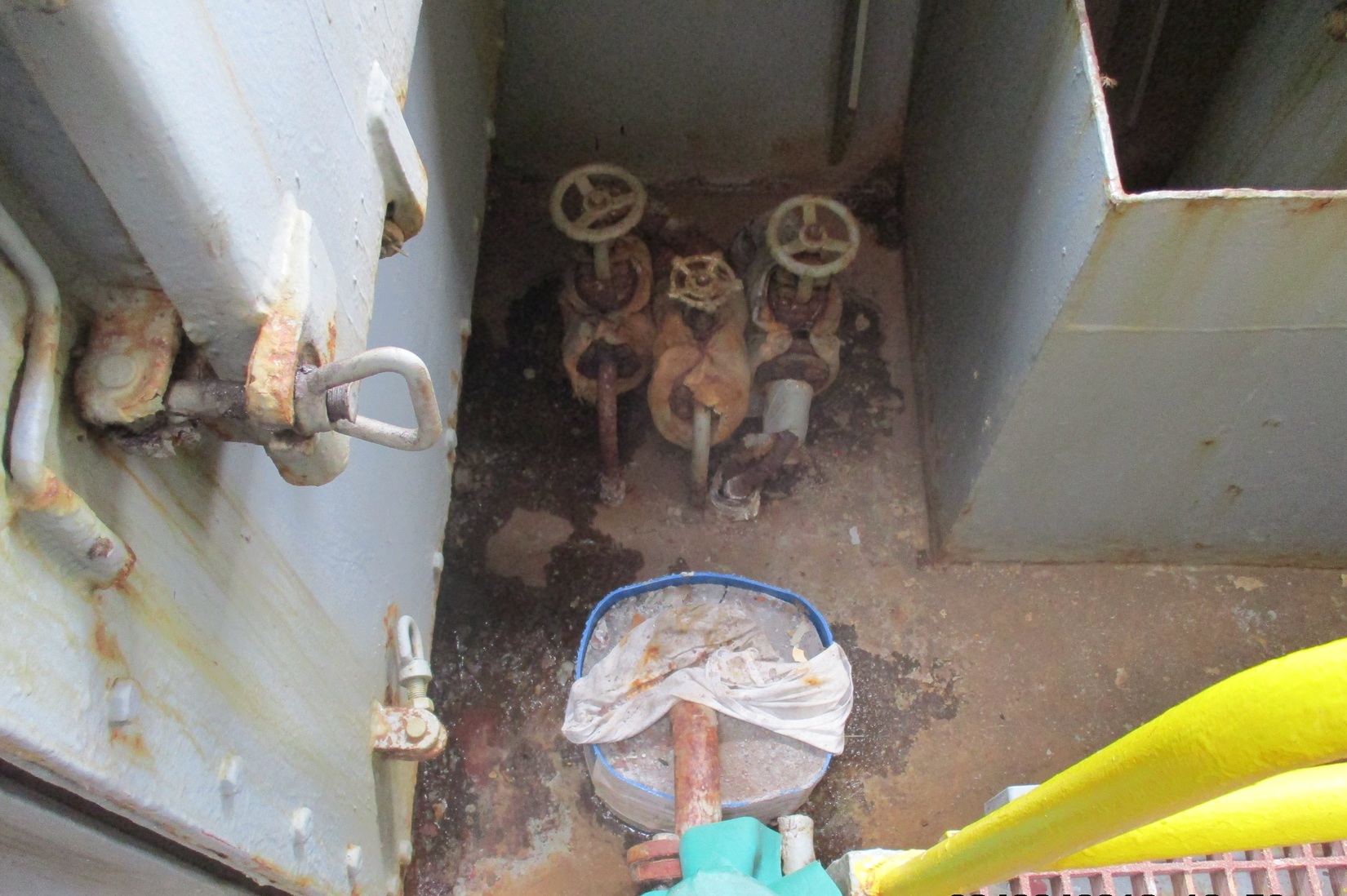 Cross-deck steam lines inspected during container ship condition survey